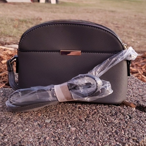 NWOT Crossbody Purse - Picture 2 of 6